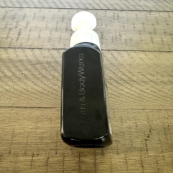 Black Cherry Merlot Bath & Body Works Foaming Hand Soap - Picture 3 of 4